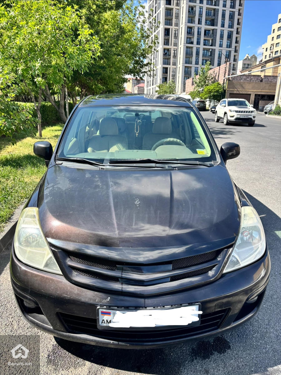 Nissan - image 2