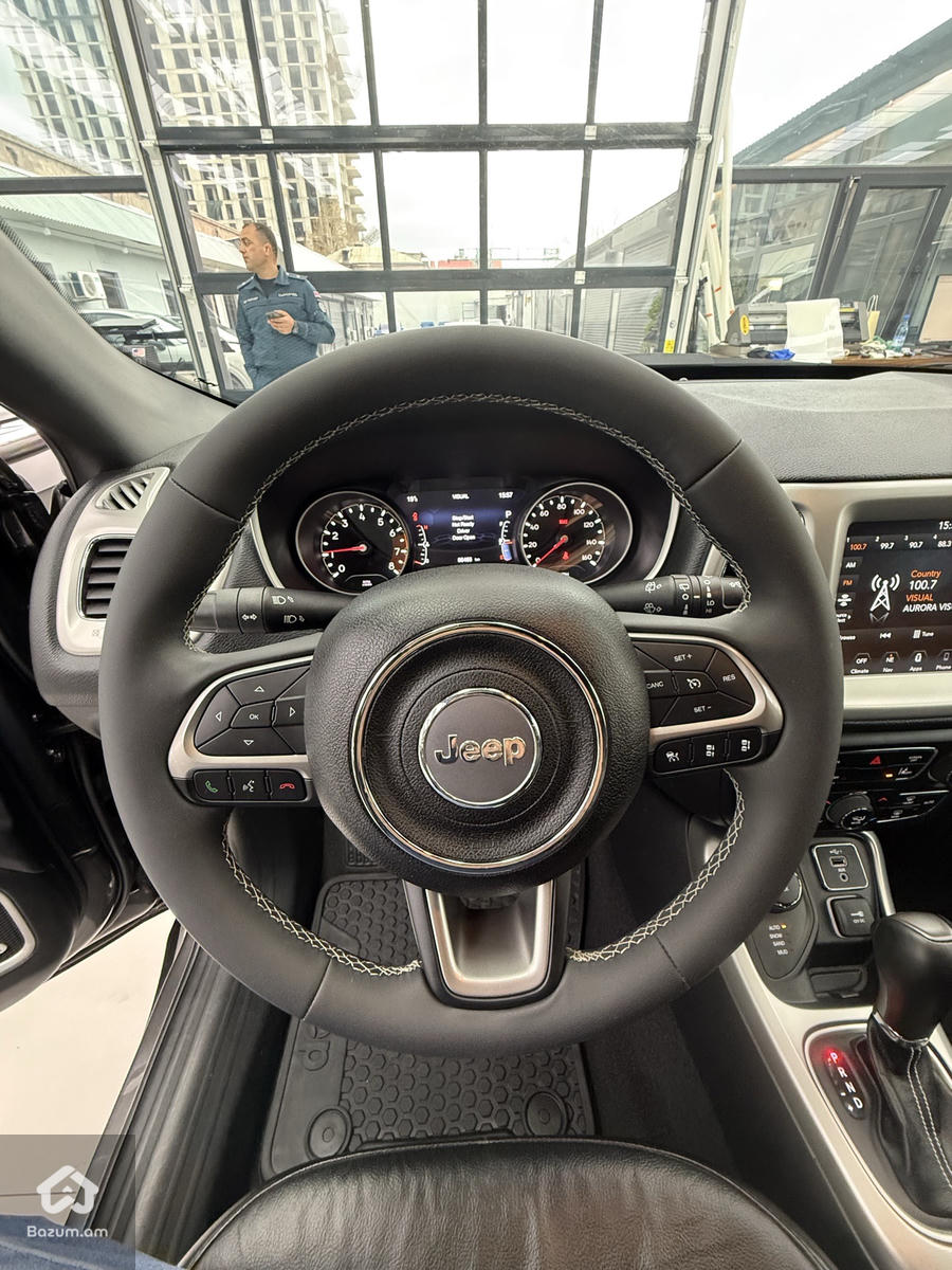 Jeep Compass 80 TH Anniversary 4x4 - image 12