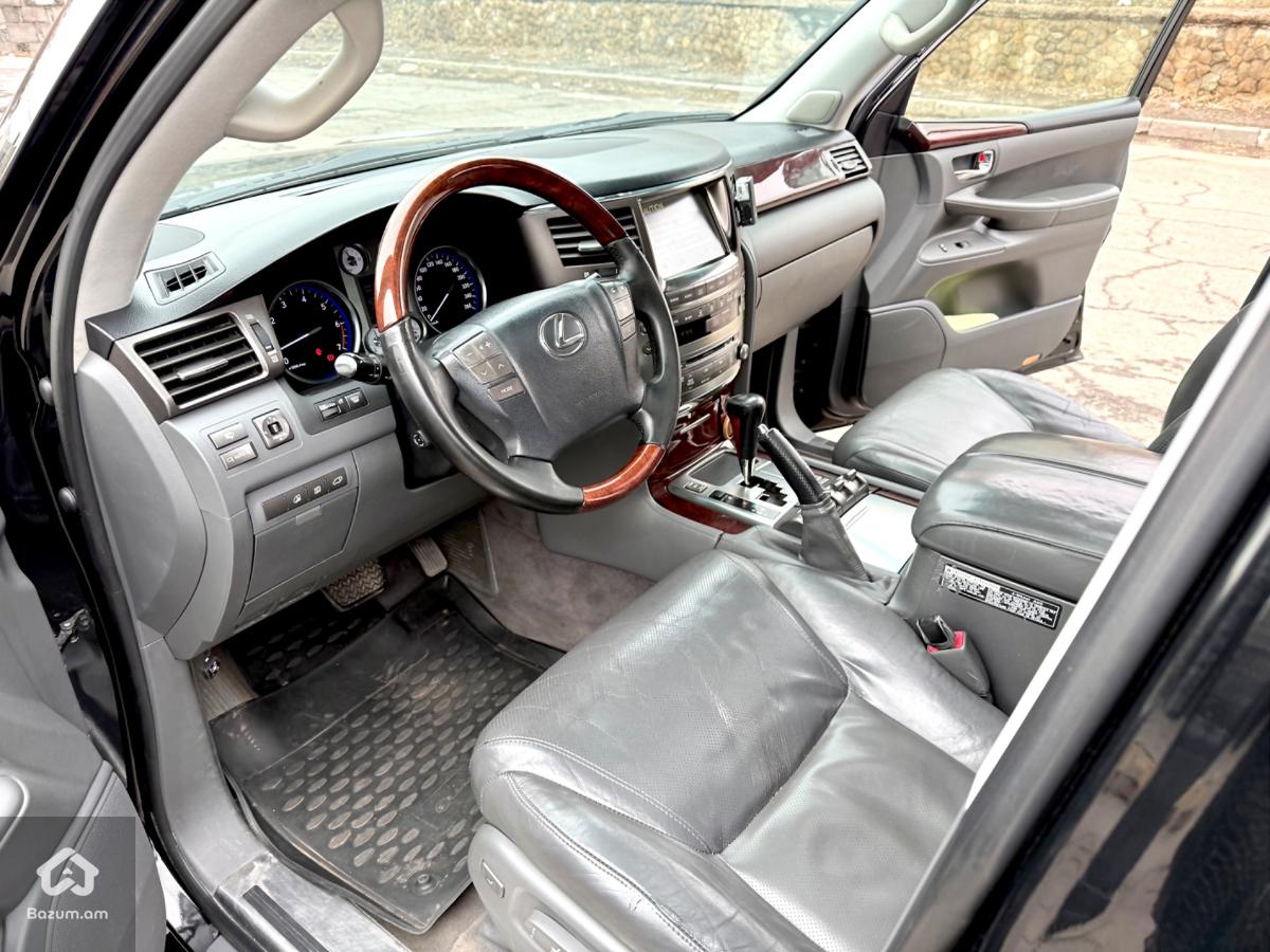 Lexus LX 570 - image 9