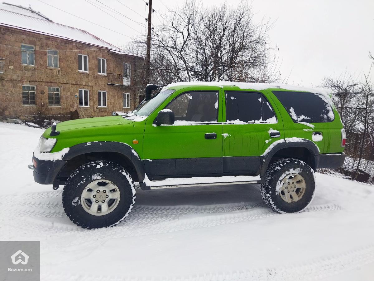Toyota Hilux Surf - image 4