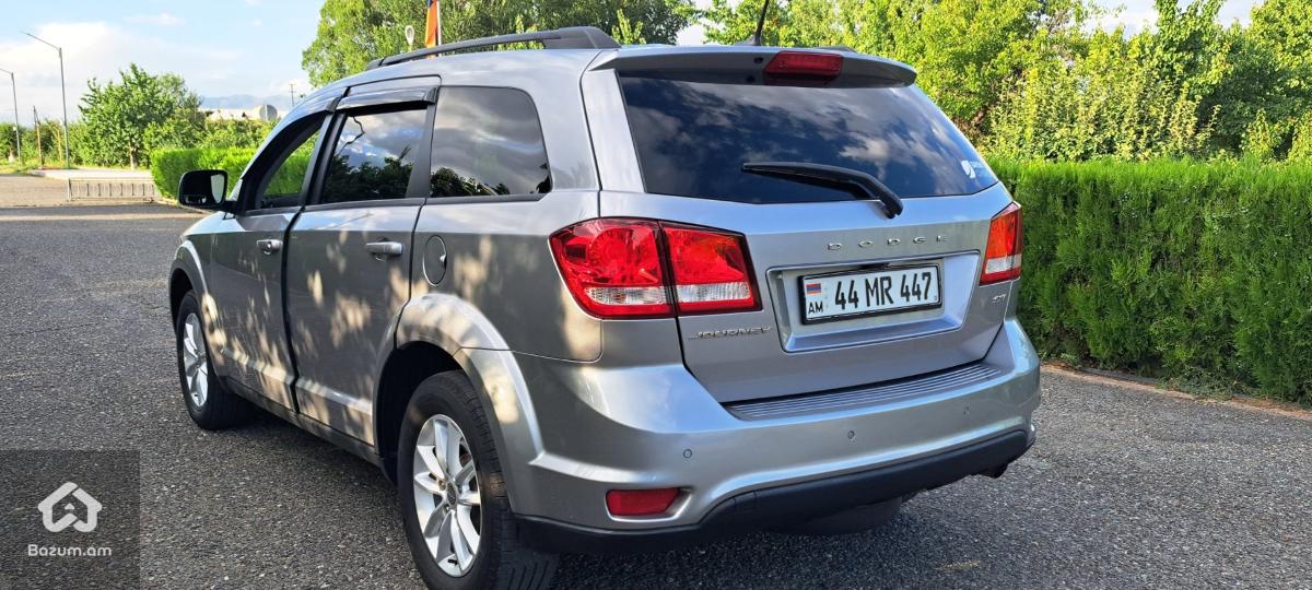 DODGE JOURNEY SXT - image 4