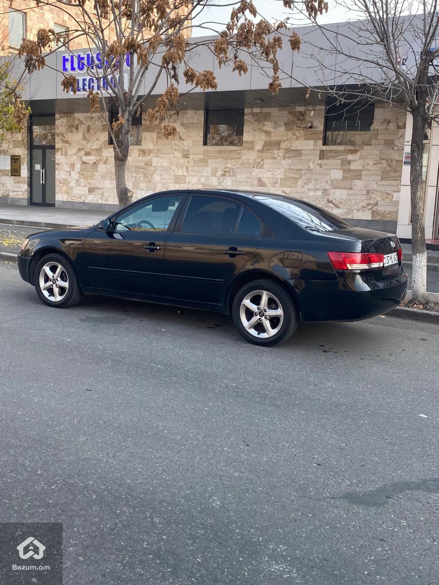 Hyundai Sonata - image 2