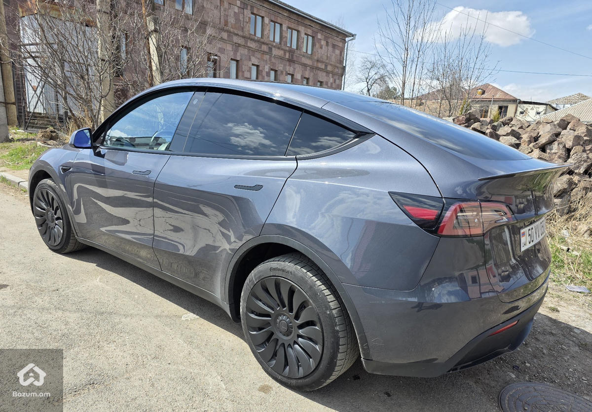 Tesla Model Y 2023 Dual Motor - image 14
