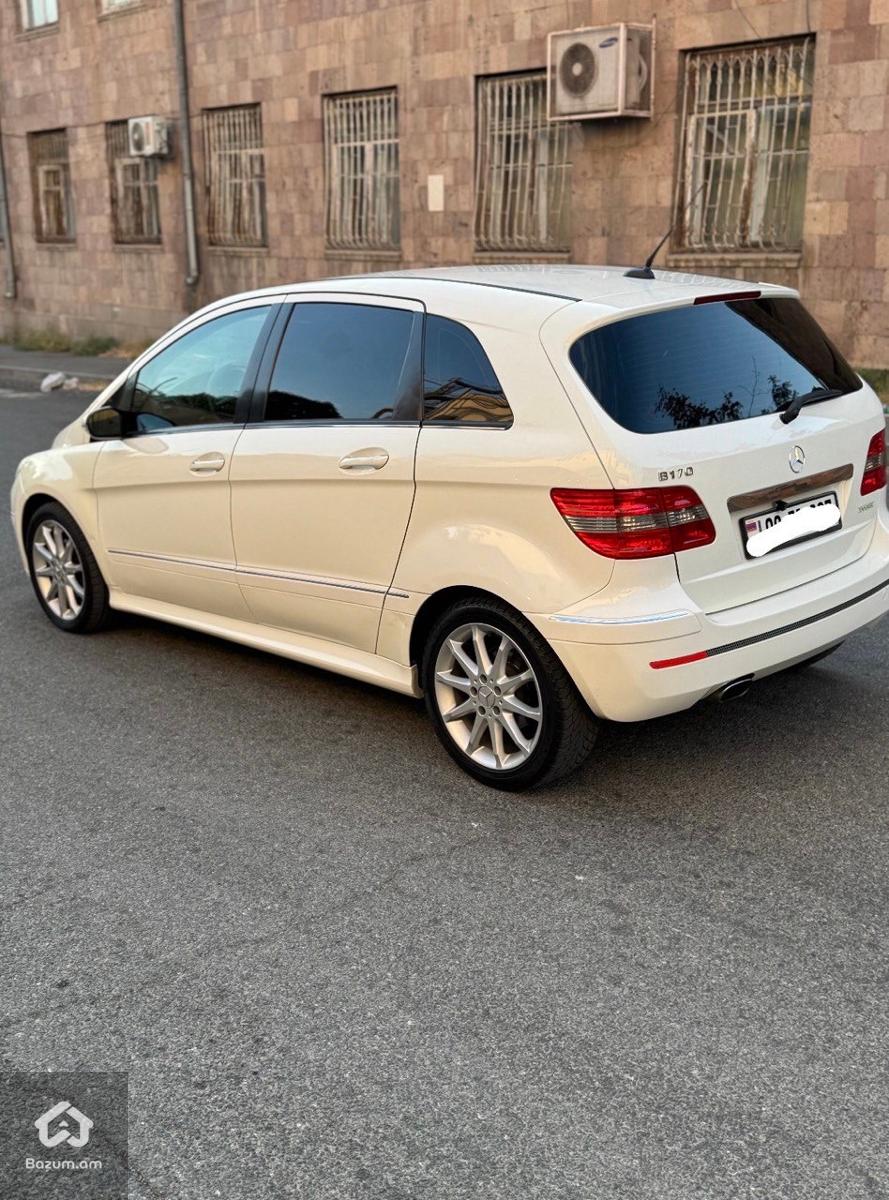 Mercedes-Benz B class - image 1