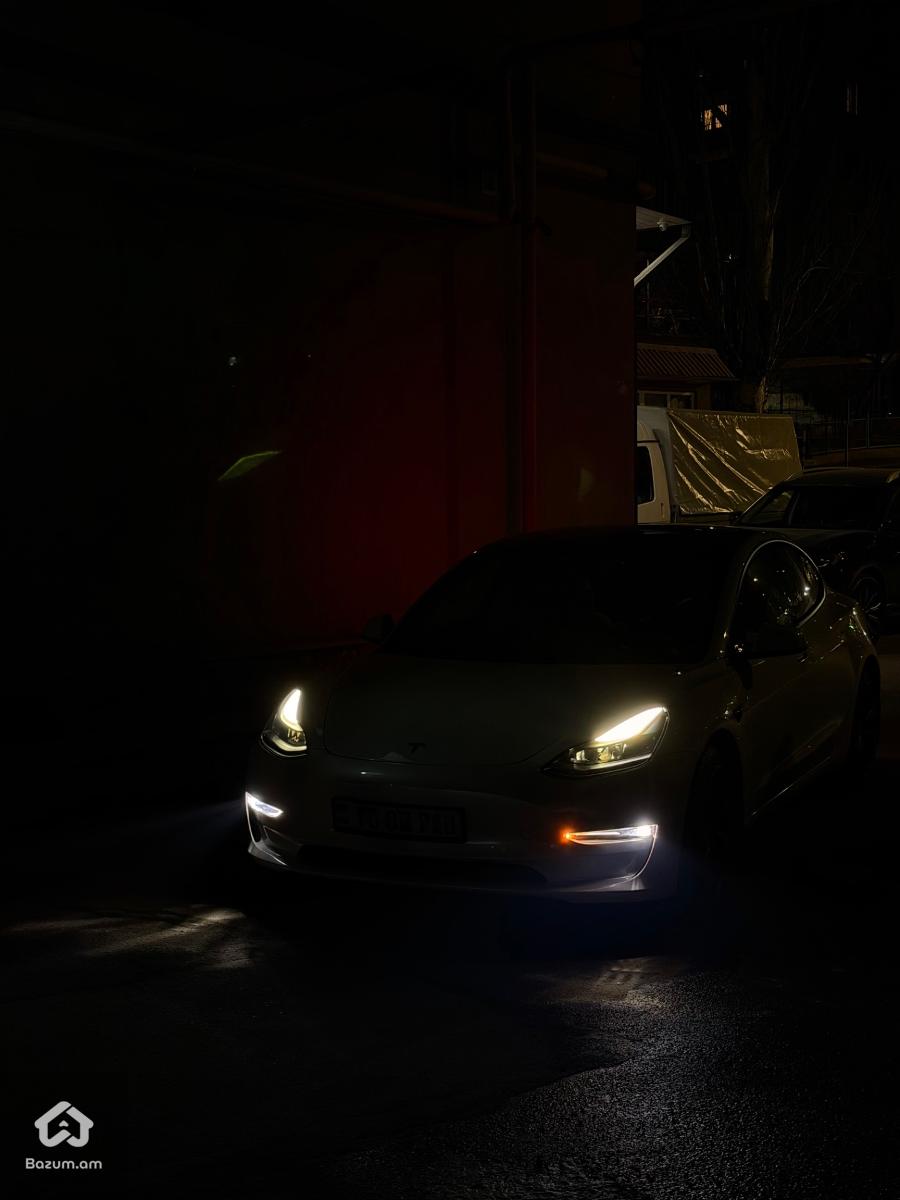 Tesla Model 3 - image 12