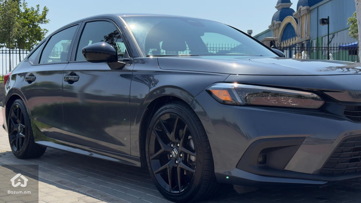 Honda Civic Sport - image 3