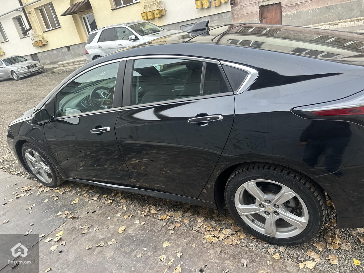 Chevrolet volt 2 - image 3