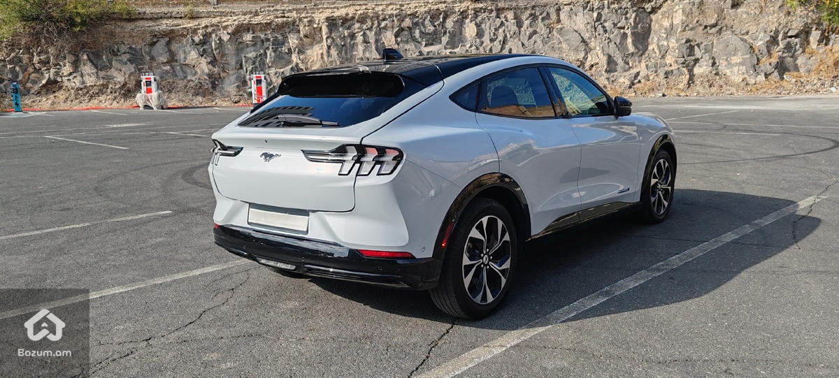 Ford Mustang Mach-E 4x - image 14