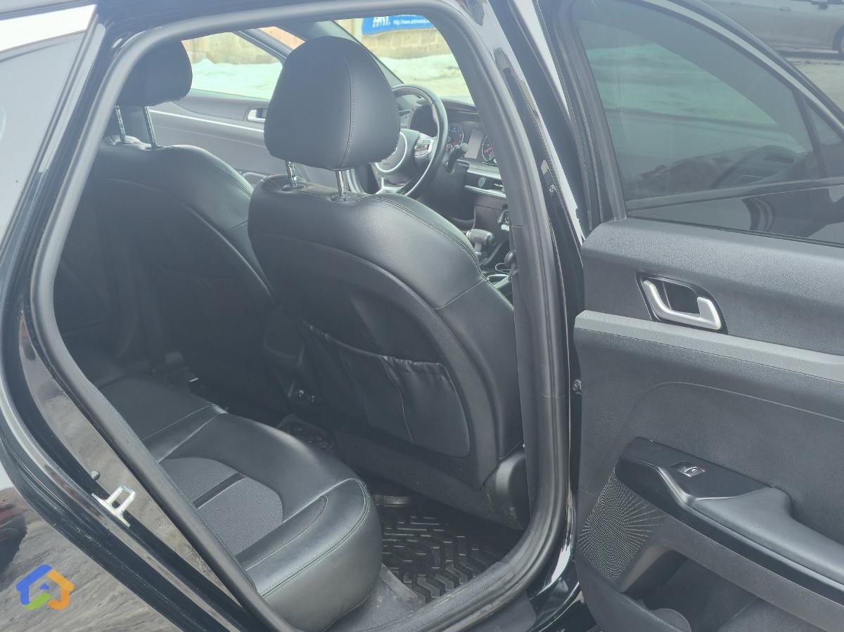 Kia K5 GT Line - image 12