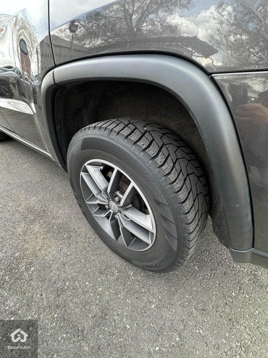 Jeep Grand Cherokee Limited - image 9