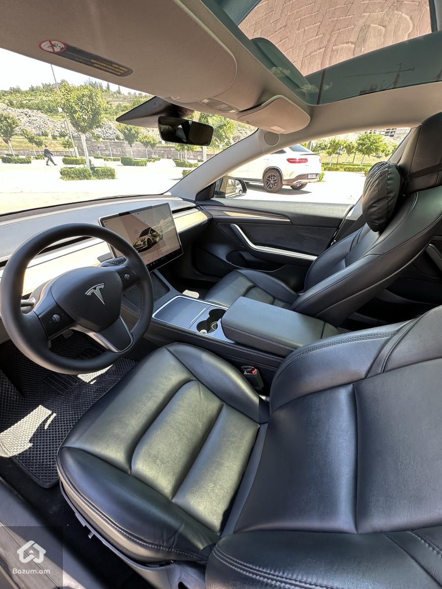 Tesla Model 3 - image 13