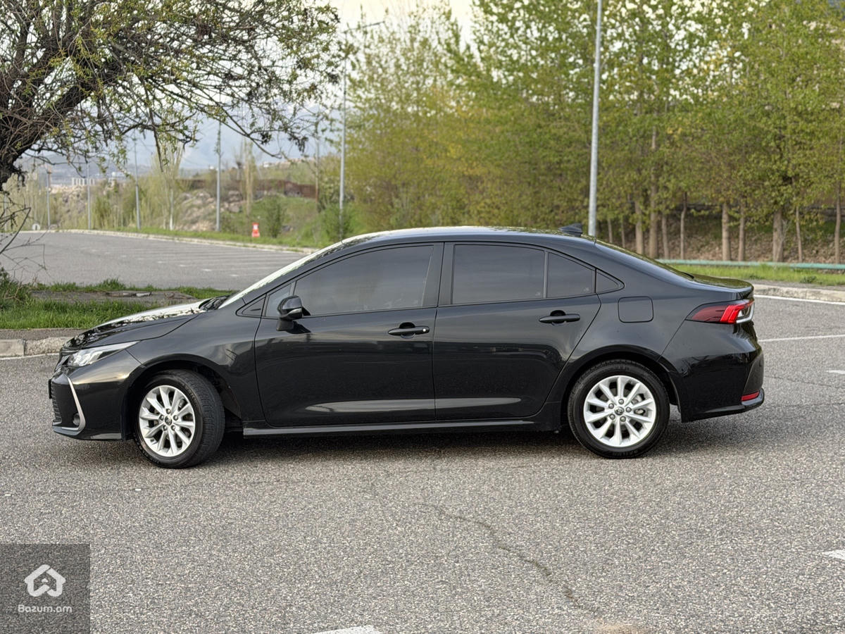 Toyota Corolla - image 4
