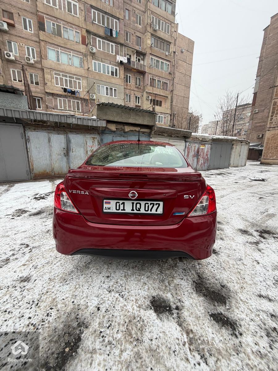 Nissan Versa SV - image 6