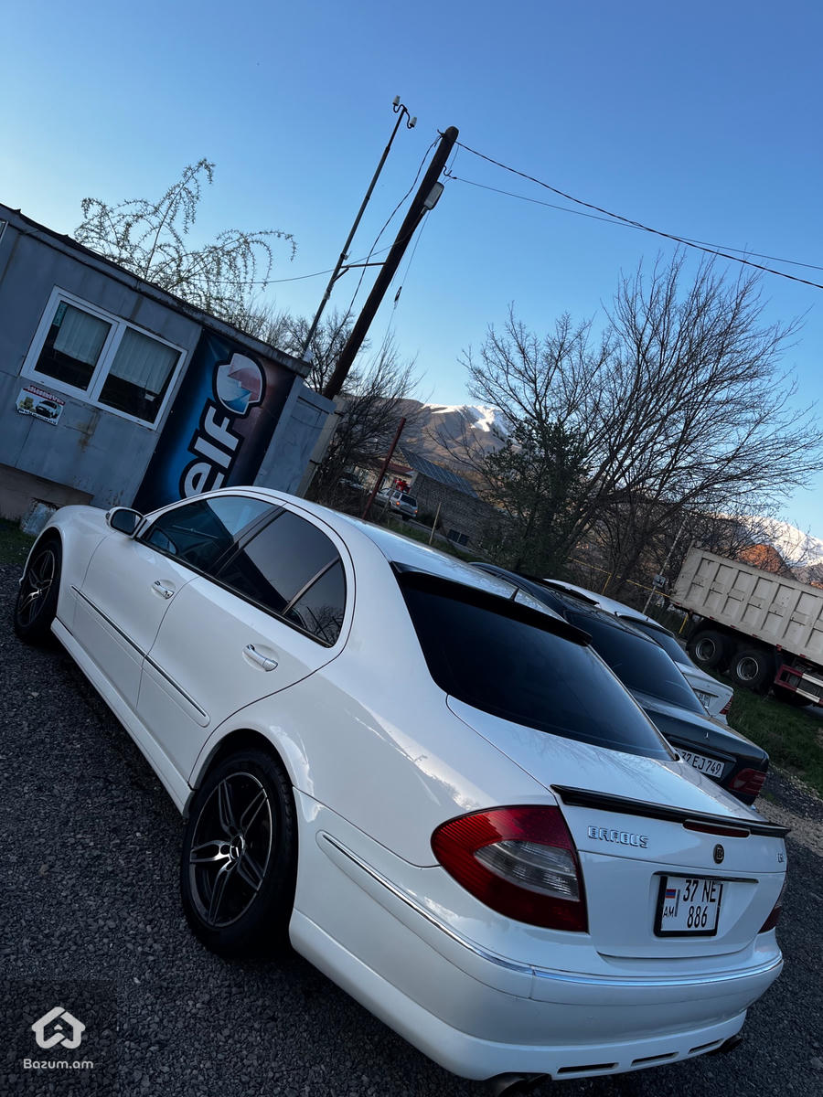 Mercedes Benz w211 - image 3