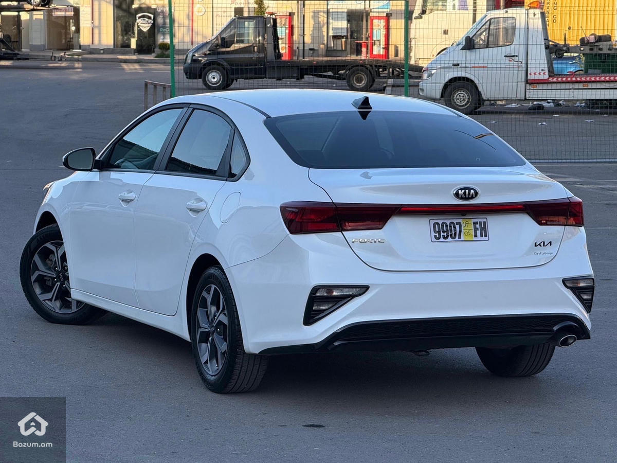 Kia. Forte - image 8