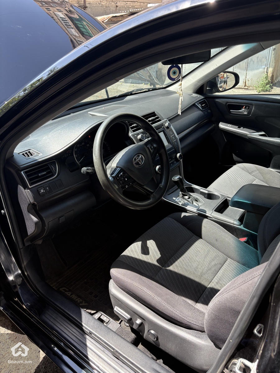 Toyota Camry - image 4