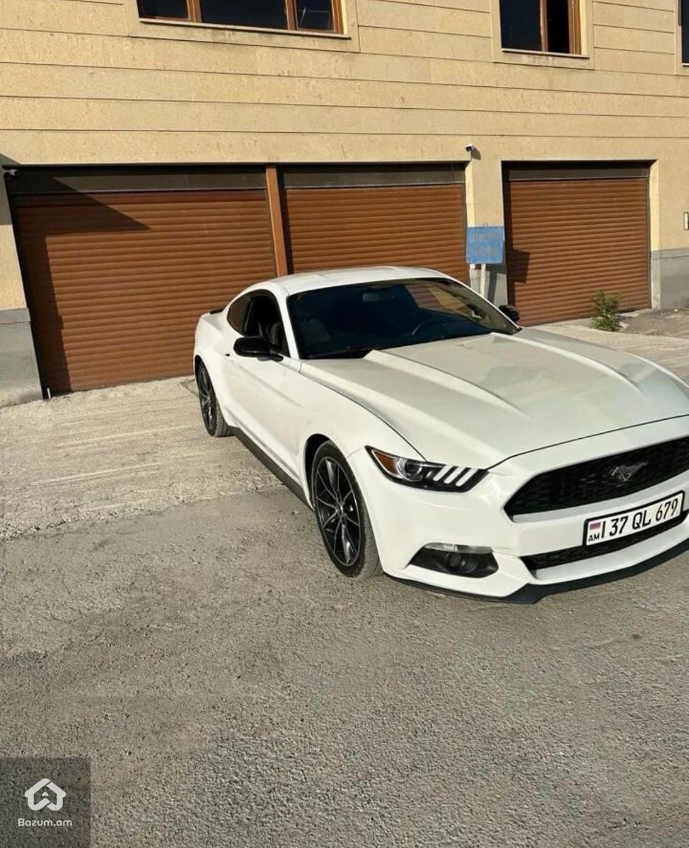 Ford Mustang - image 2