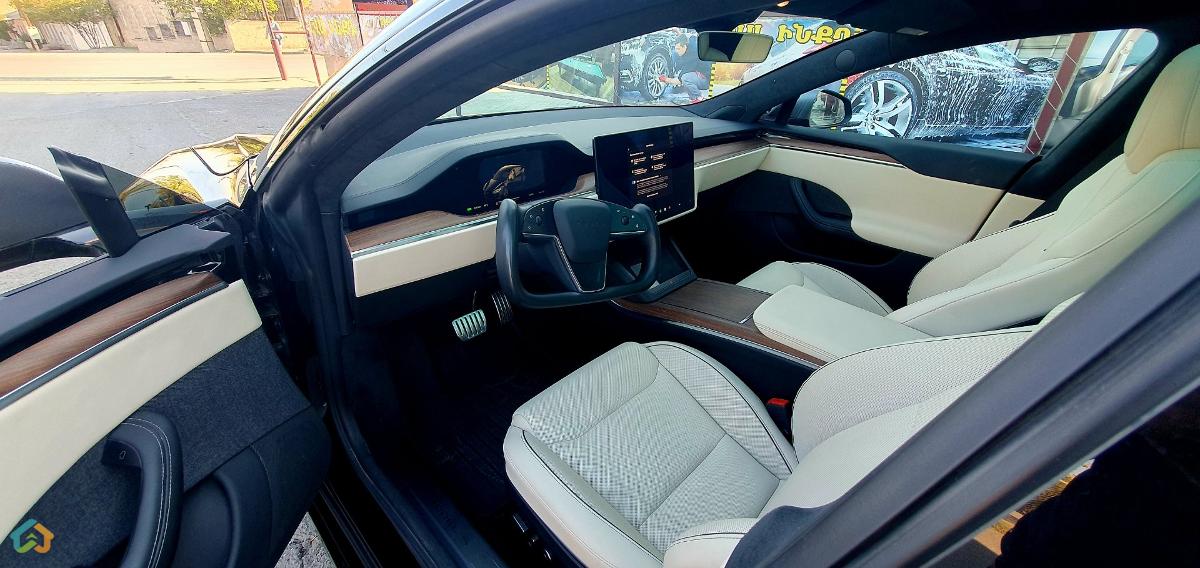 Tesla Plaid - image 6