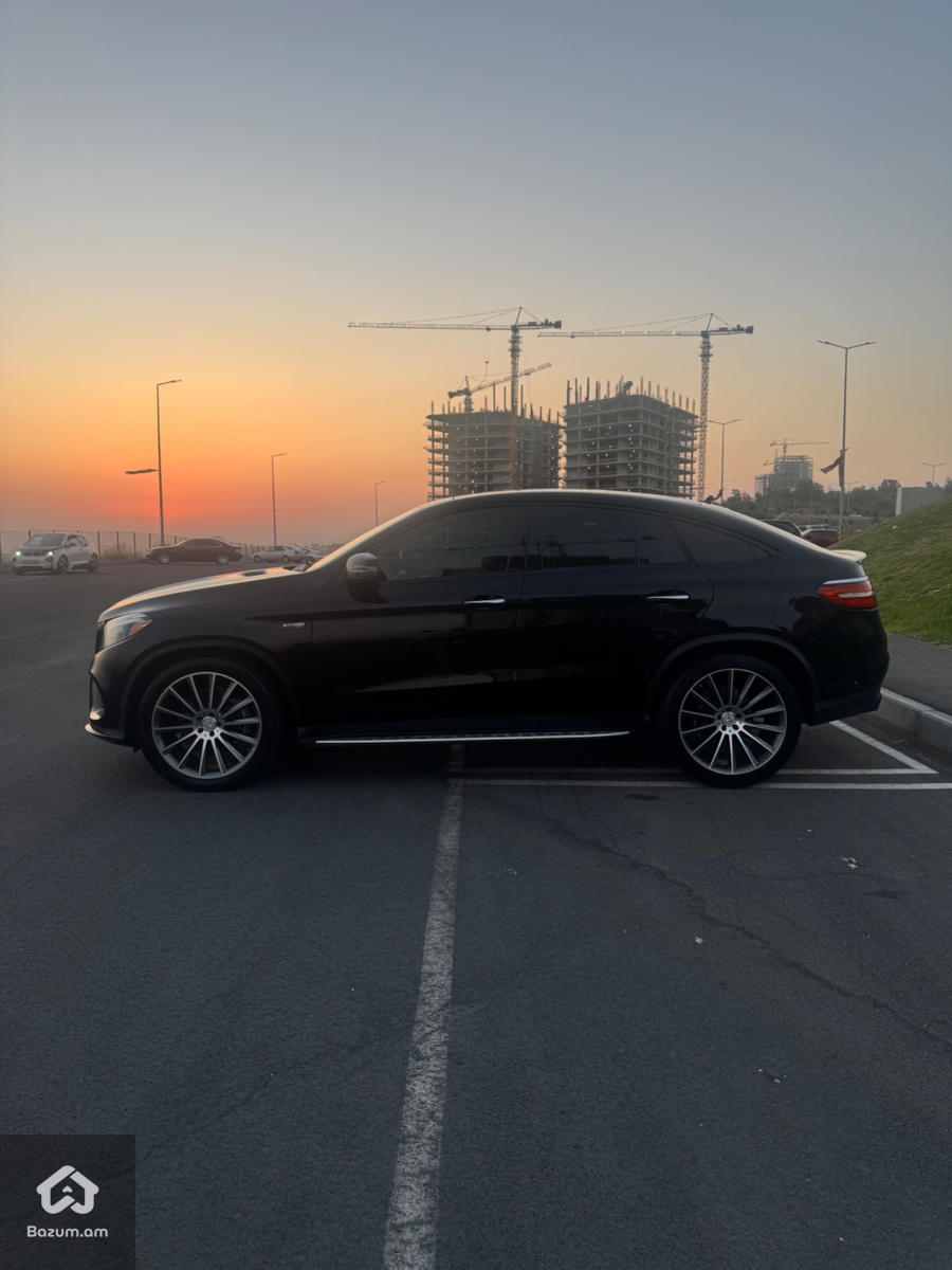 Mercedes-Benz GLE 43 AMG 2019 - image 3
