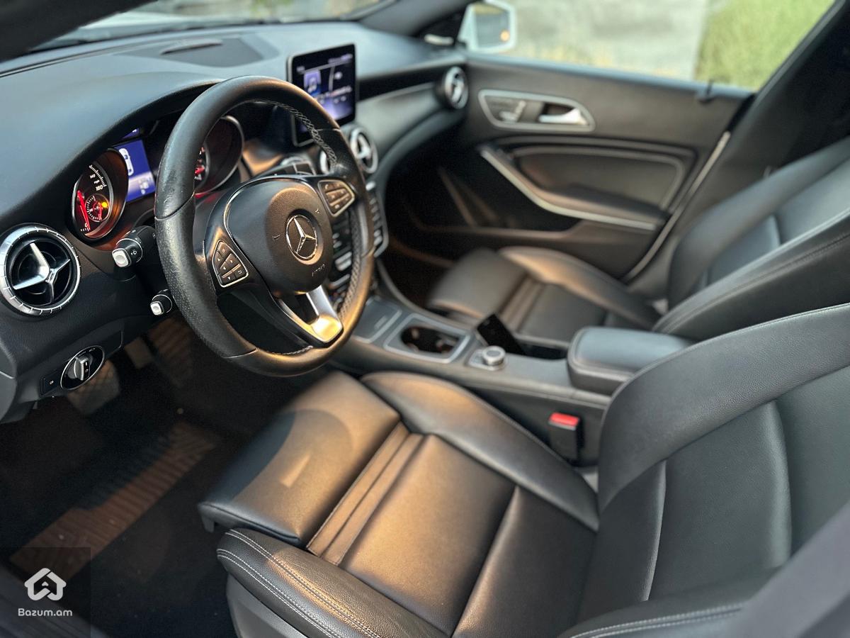 Mercedes-Benz CLA250 - image 7