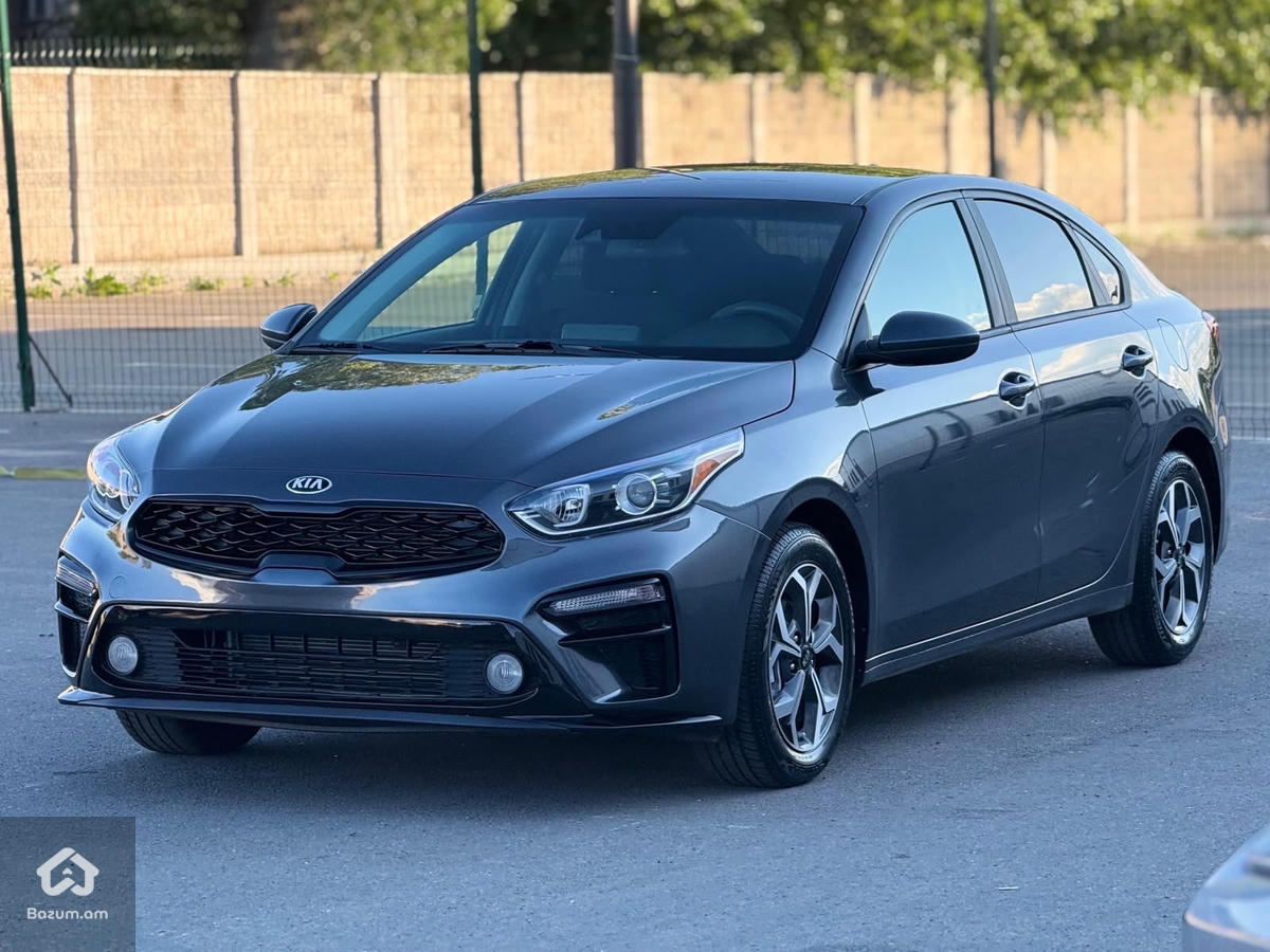 Kia Forte - image 10