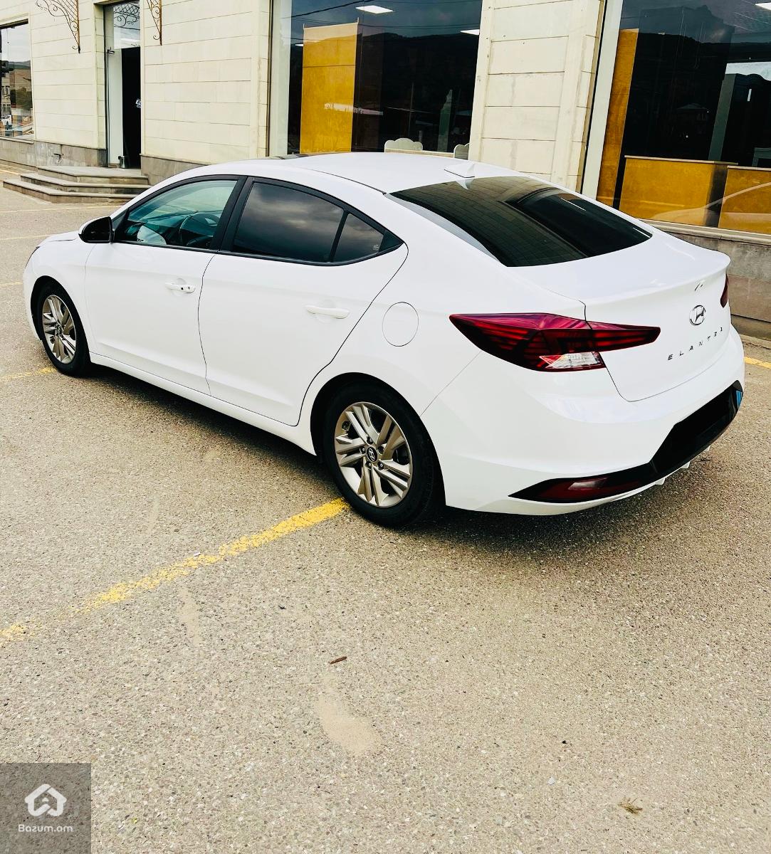 Hyundai Elantra Value Edition 2.0 - image 4