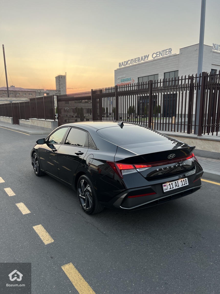 HYUNDAI ELANTRA 2025 - image 10