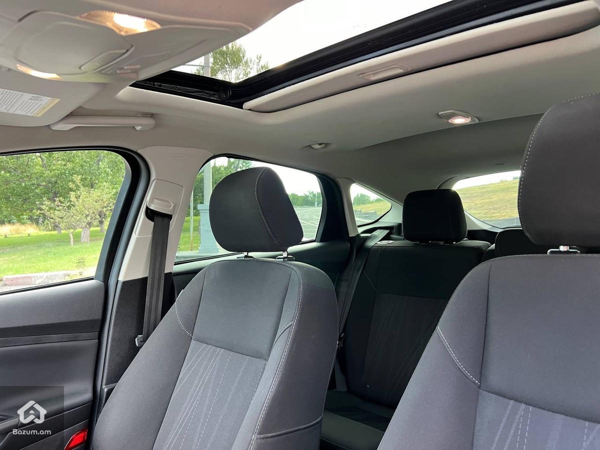 FORD FOCUS - image 8