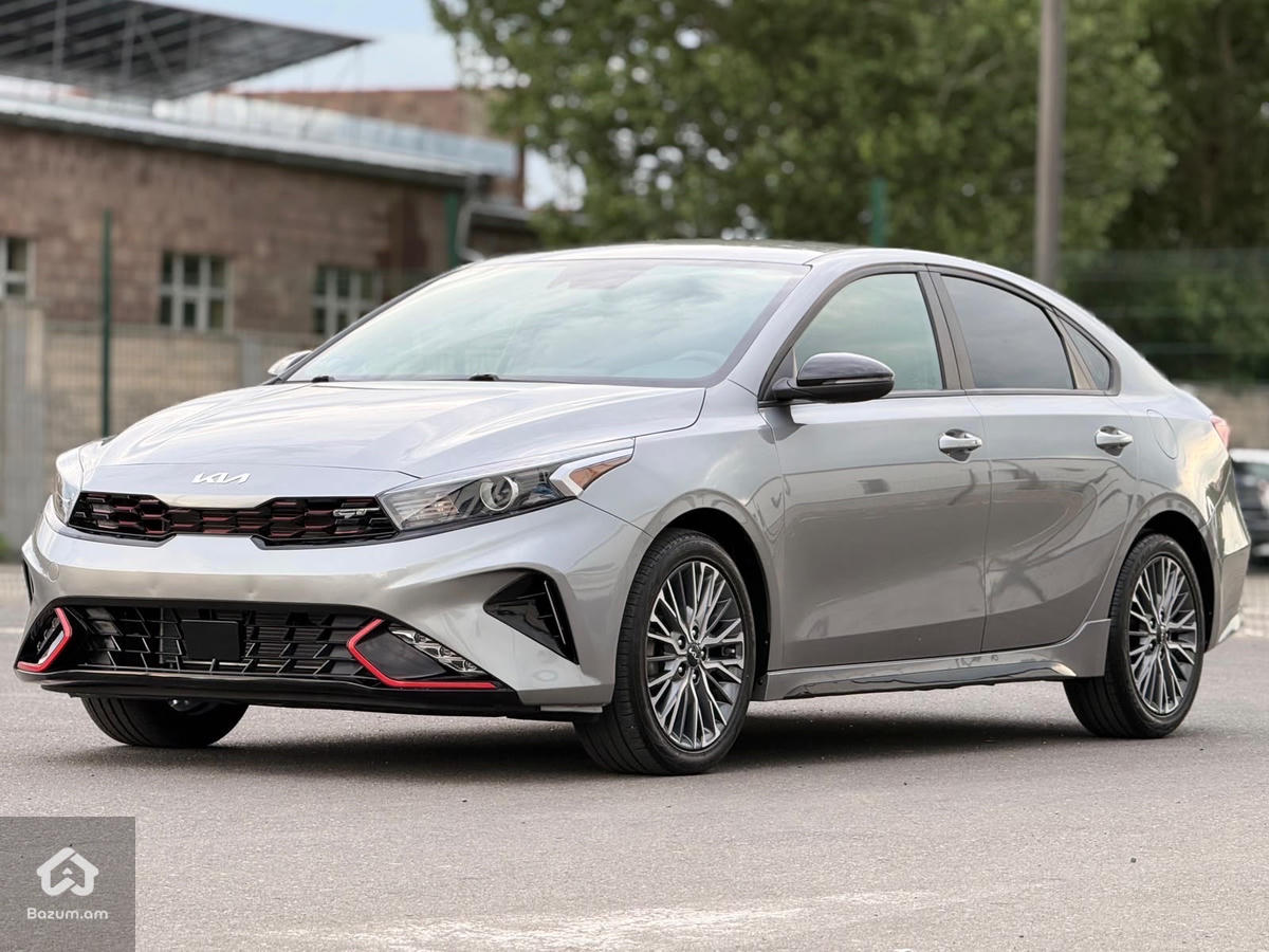 kia Forte - image 17