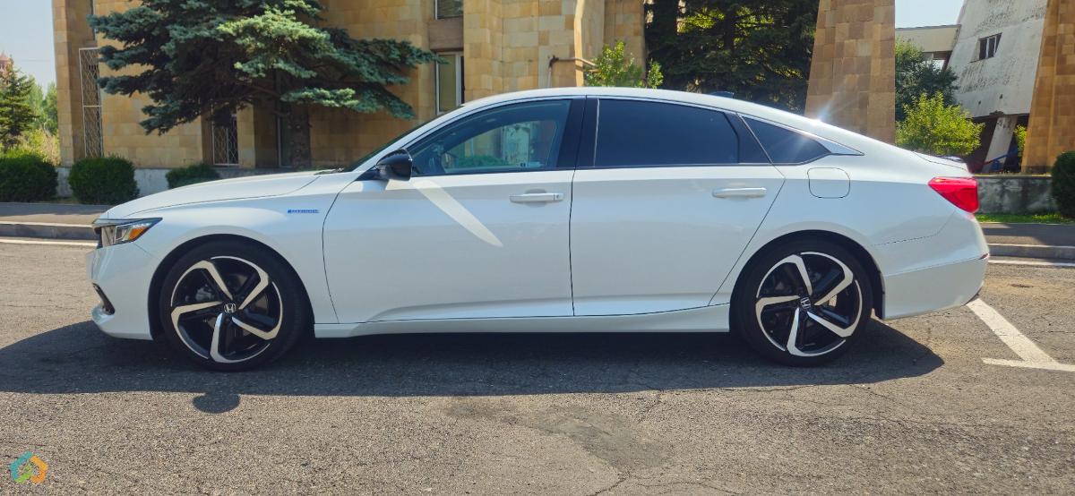 Honda Accord Hybrid Sport - image 6