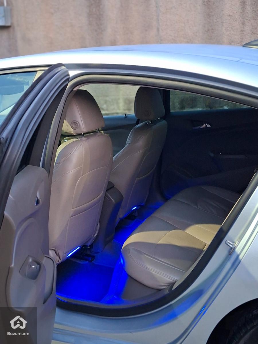 Chevrolet Cruze - image 9