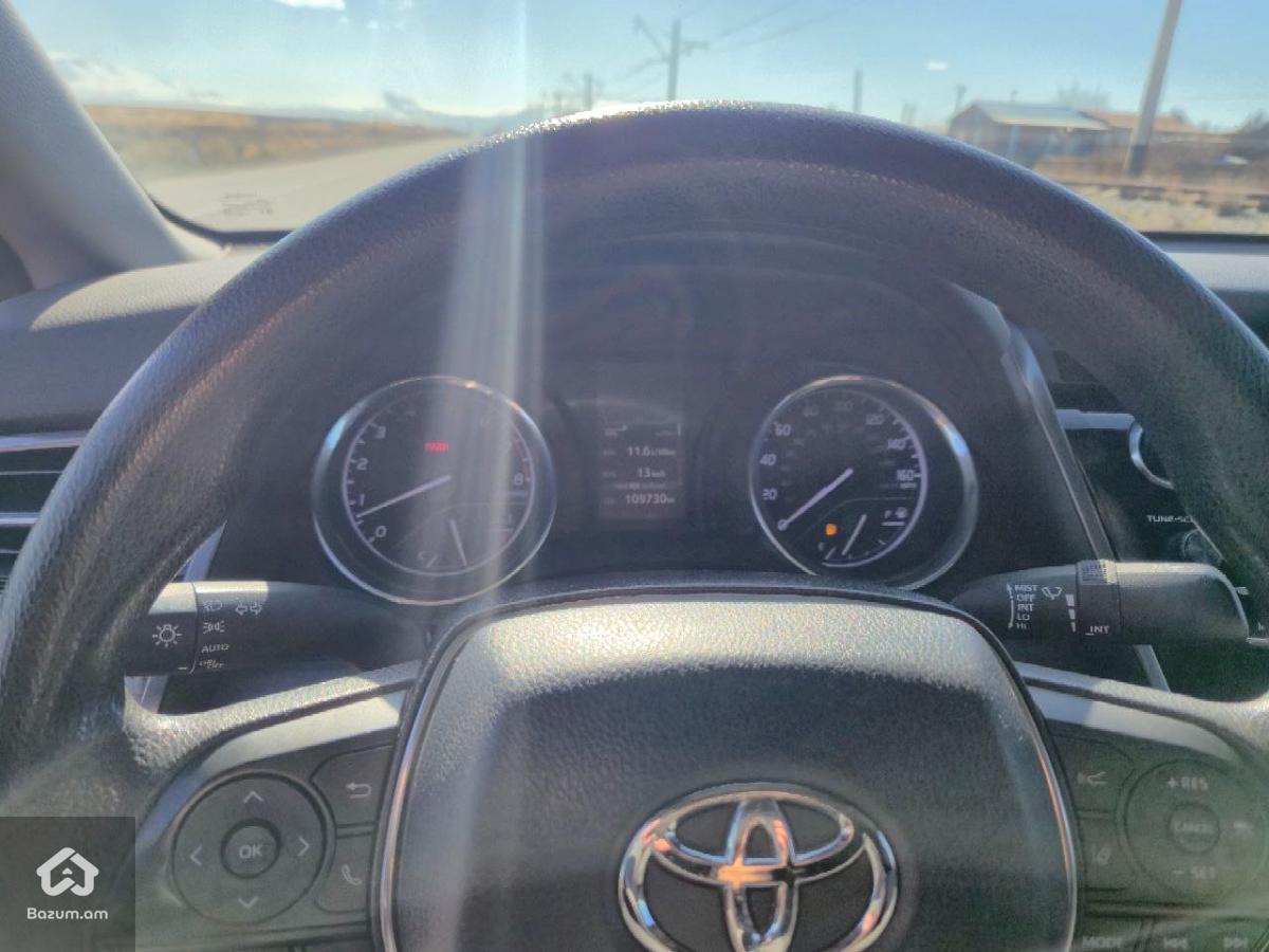 Toyota Camry 2020 - image 8