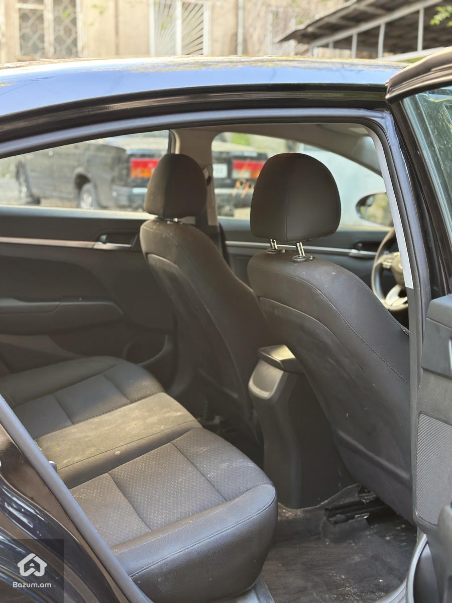 Hyundai Elantra 2020 - image 8