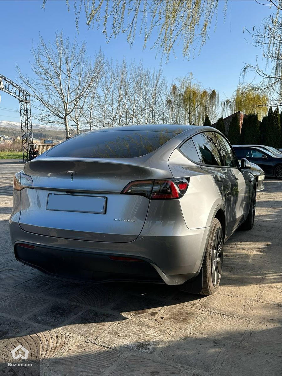 Tesla Model Y 2024/11 - image 10