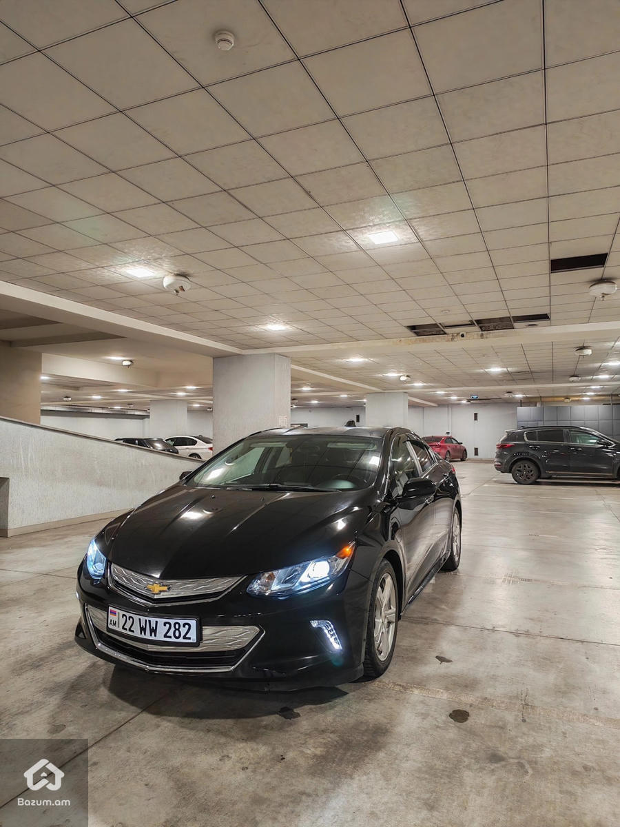 Chevrolet Volt 2 LT - image 1