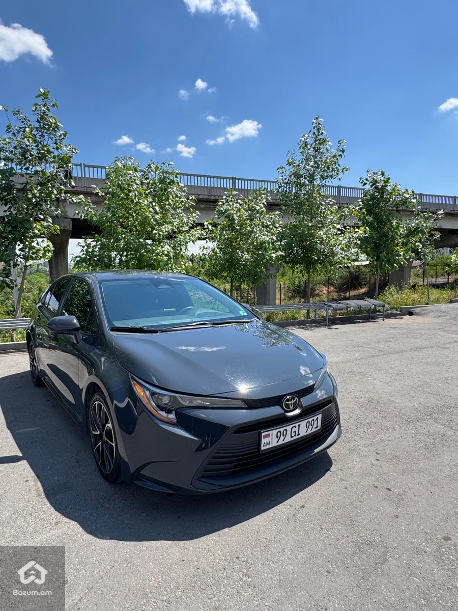 Toyota Corolla - image 2