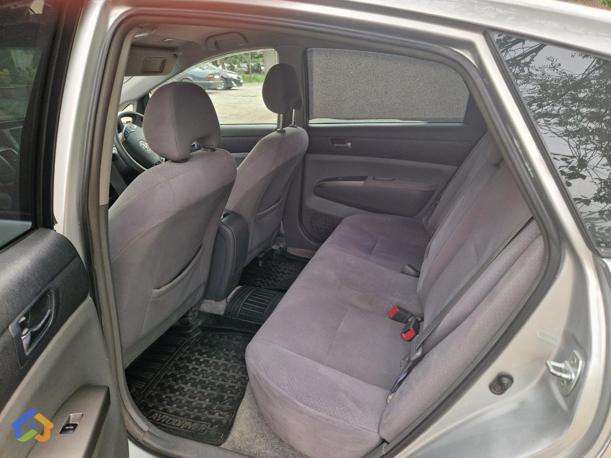 Toyota prius  - image 6