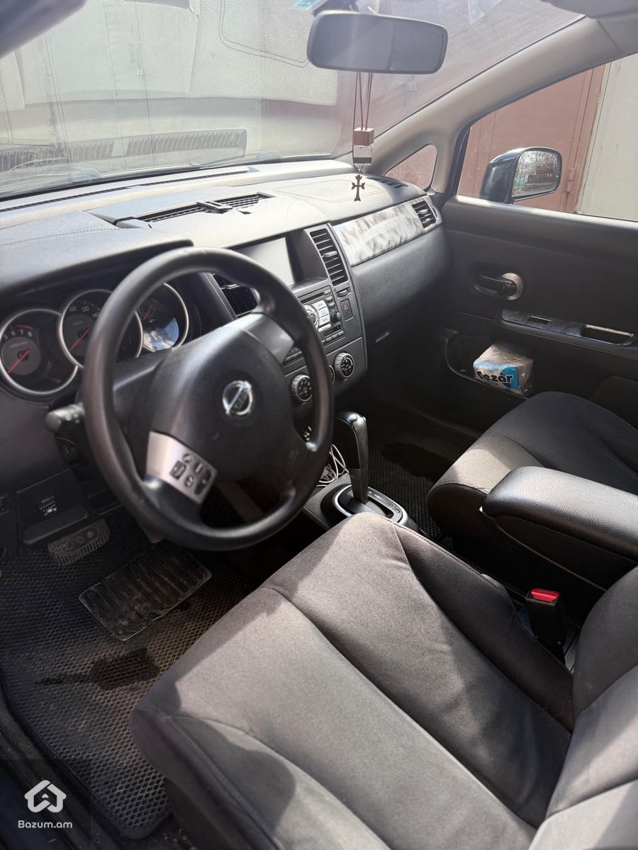 Nissan Tiida - image 6