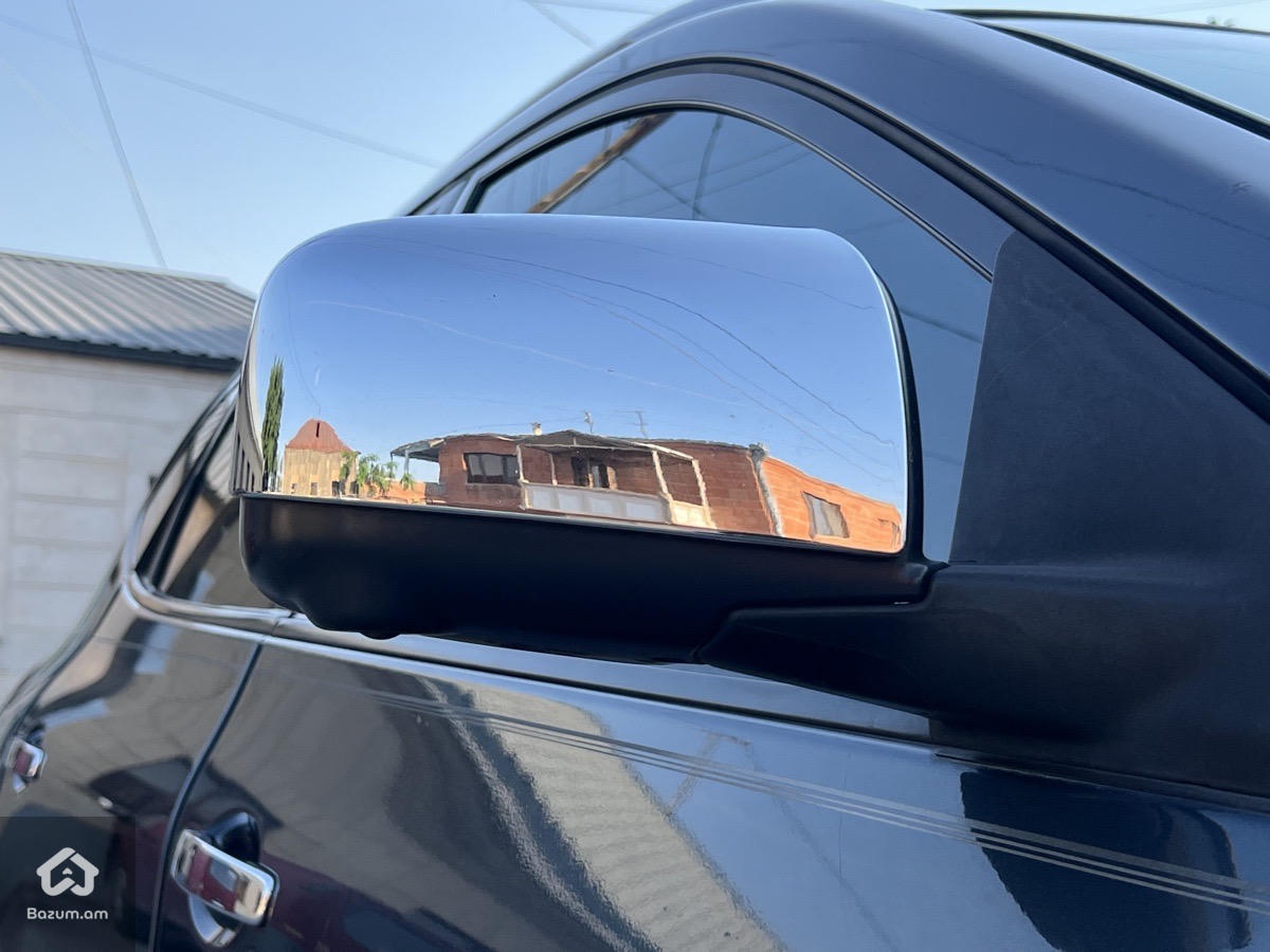 Nissan Rogue  - image 10