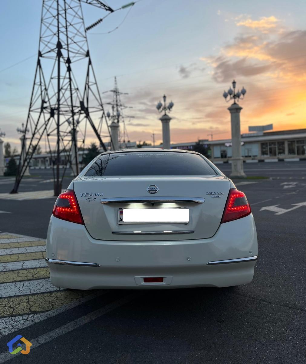 Nissan Teana - image 4