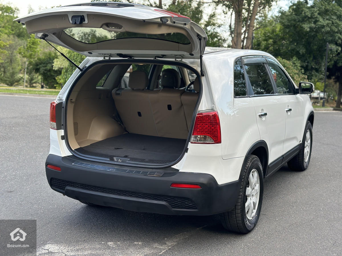 kia Sorento - image 14