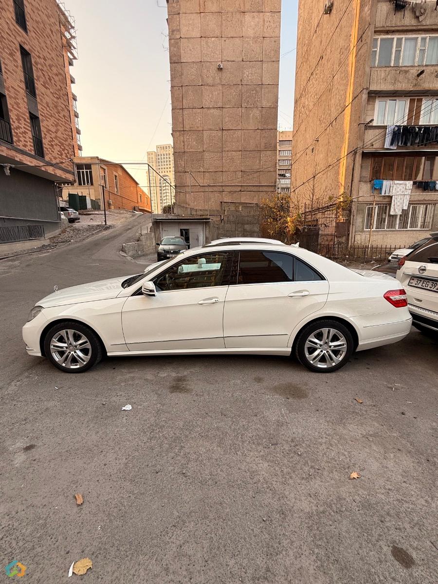 Mercedes benz w 212 - image 13