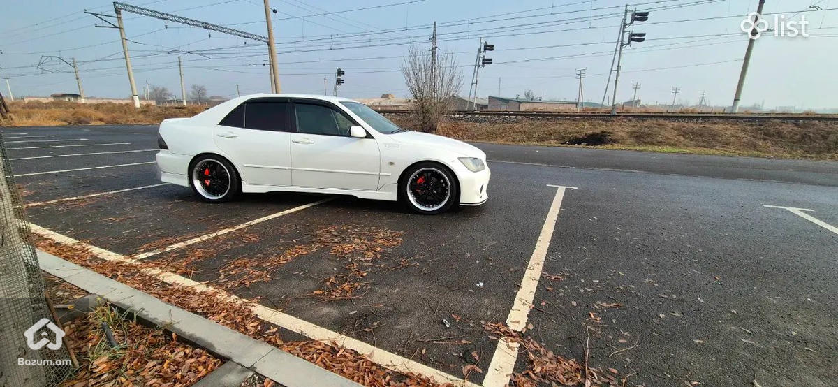 Toyota Altezza - image 3