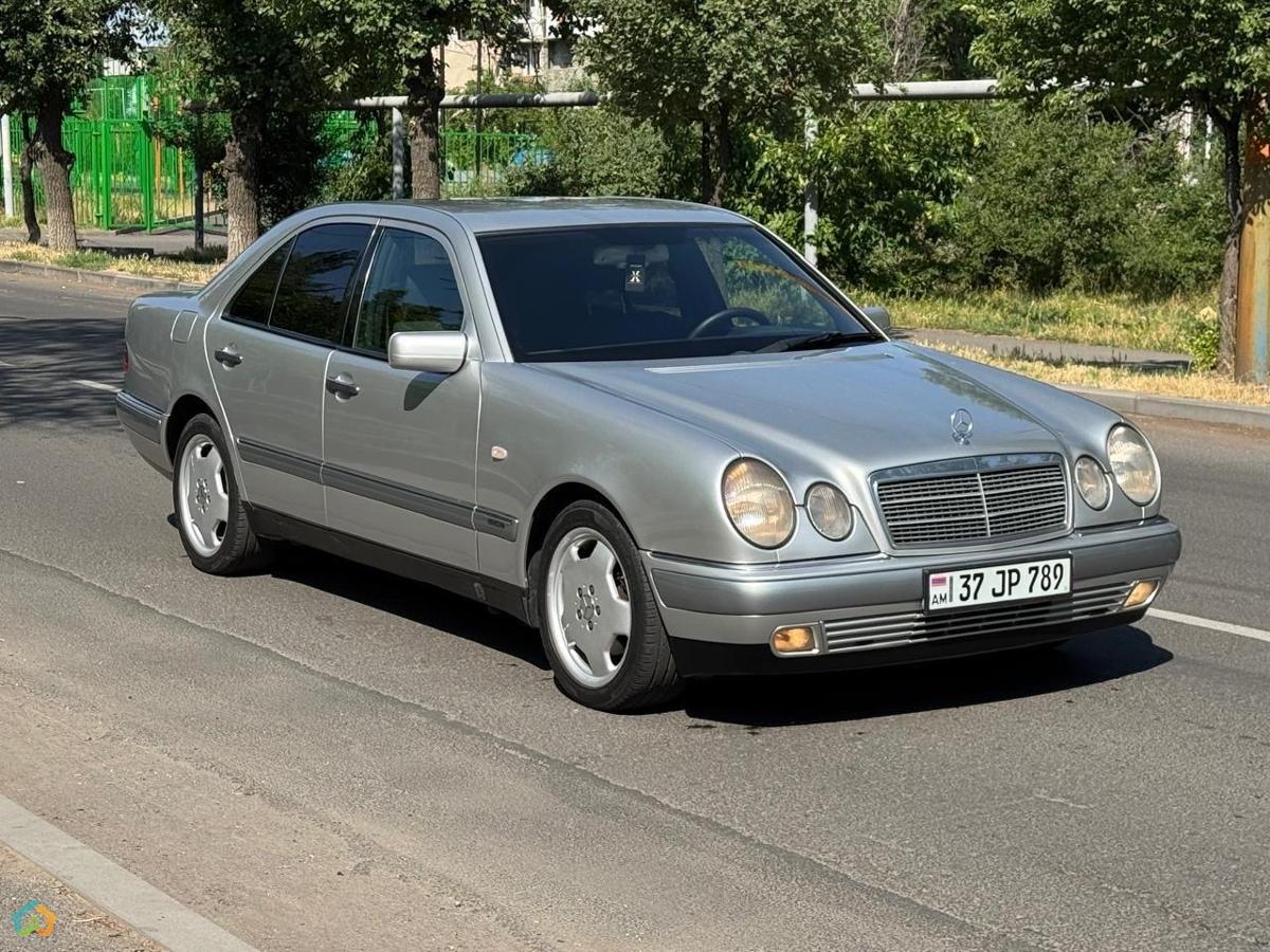 Mercedes E280 - image 11