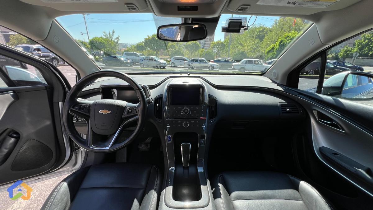 Chevrolet - image 12