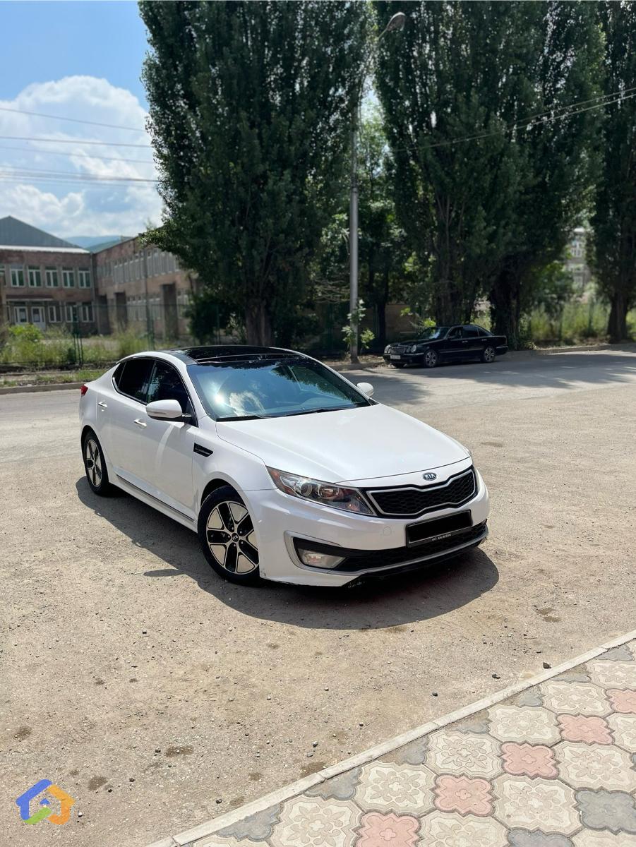 KIA OPTIMA HYBRID - image 1