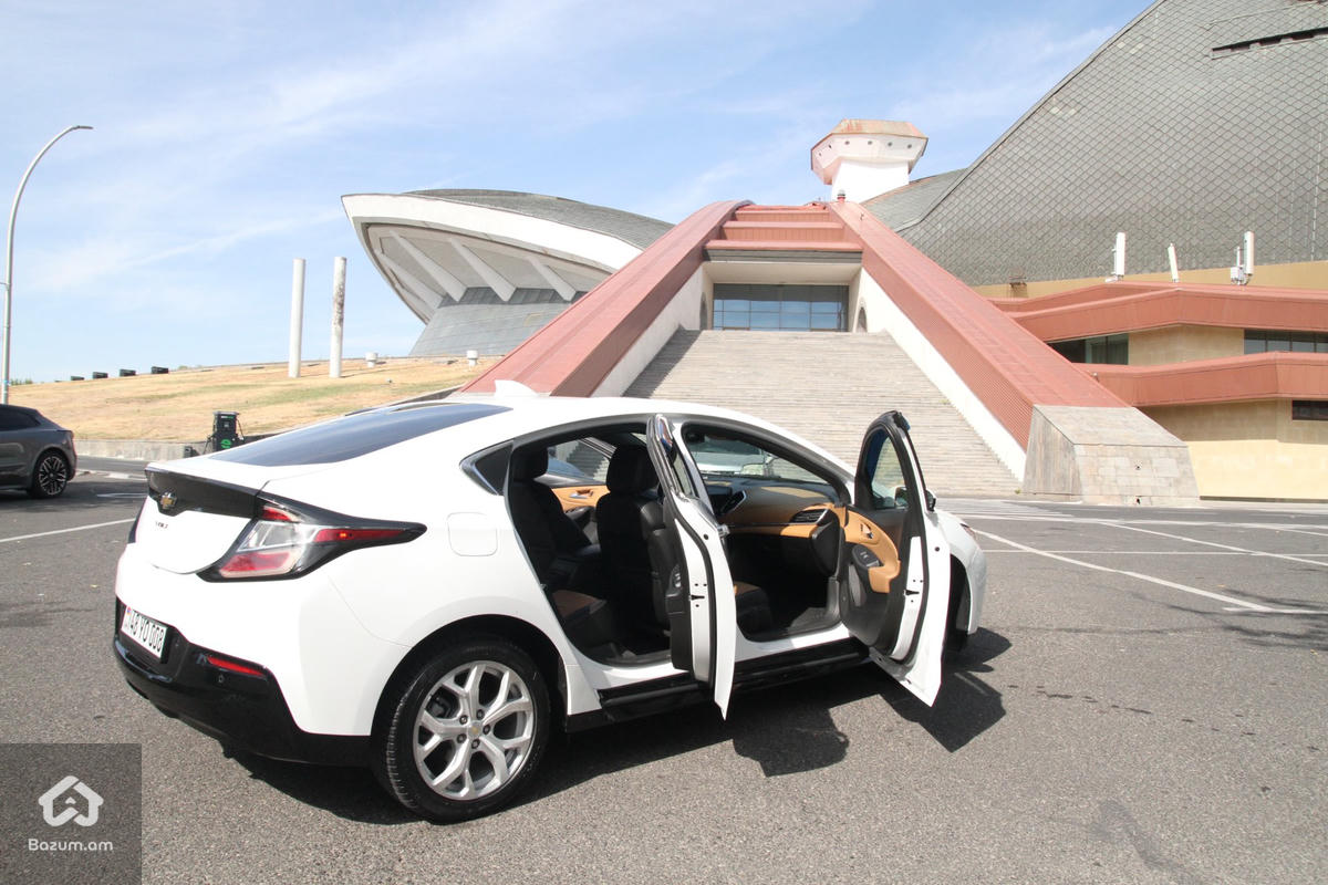 Chevrolet Volt 2 - image 6