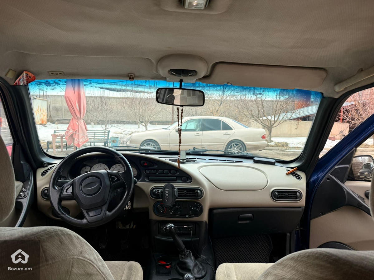 Chevrolet  - image 7