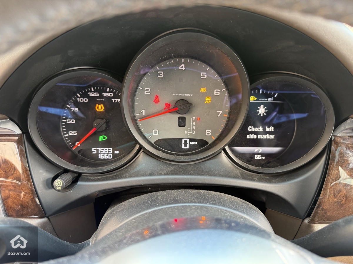Porsche Macan 3.0 - image 16