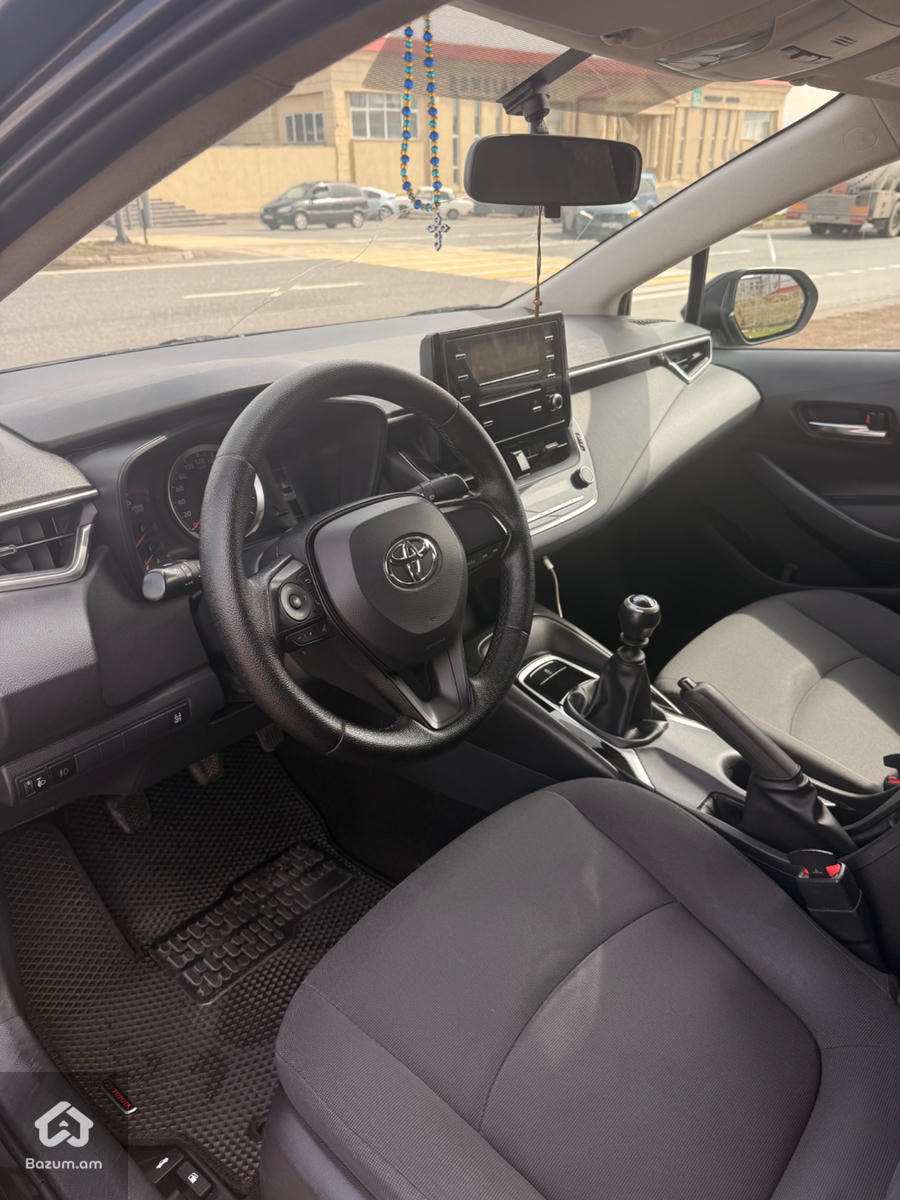 Toyota Corolla - image 7